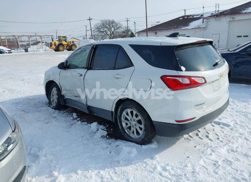 Photo 3 of 2019 Chevrolet Equinox LS (VIN 2GNAXSEV5K6161848)