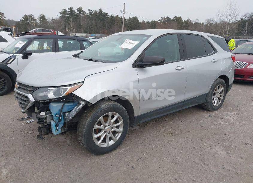 Photo 2 of 2019 Chevrolet Equinox LS (VIN 2GNAXSEV5K6279544)