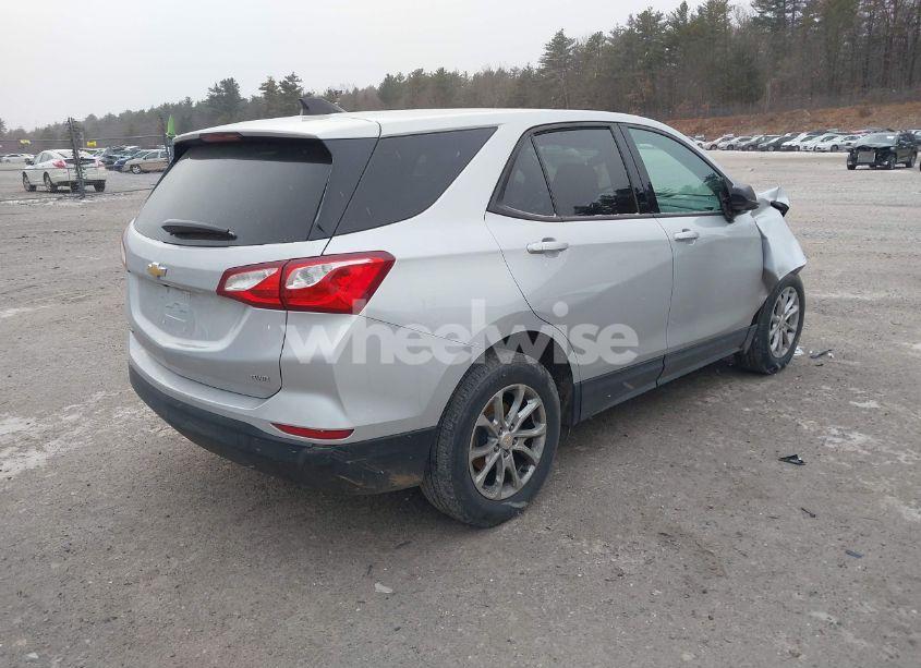 Photo 4 of 2019 Chevrolet Equinox LS (VIN 2GNAXSEV5K6279544)