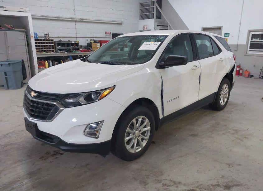 Photo 2 of 2019 Chevrolet Equinox LS (VIN 2GNAXSEV5K6289023)