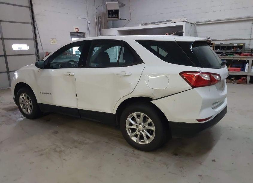 Photo 3 of 2019 Chevrolet Equinox LS (VIN 2GNAXSEV5K6289023)