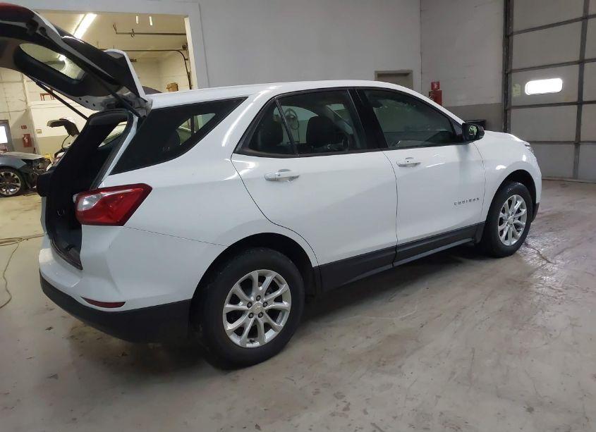 Photo 4 of 2019 Chevrolet Equinox LS (VIN 2GNAXSEV5K6289023)