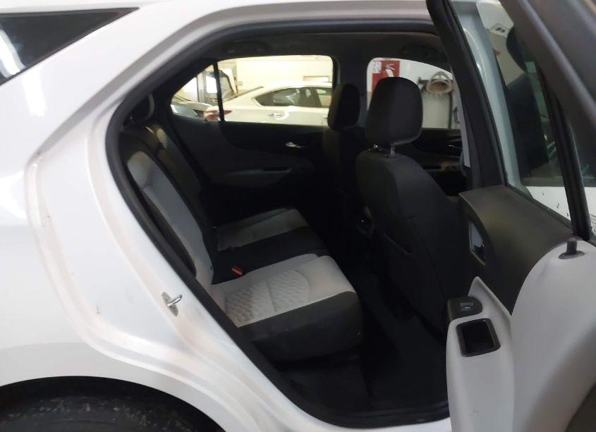 Photo 8 of 2019 Chevrolet Equinox LS (VIN 2GNAXSEV5K6289023)