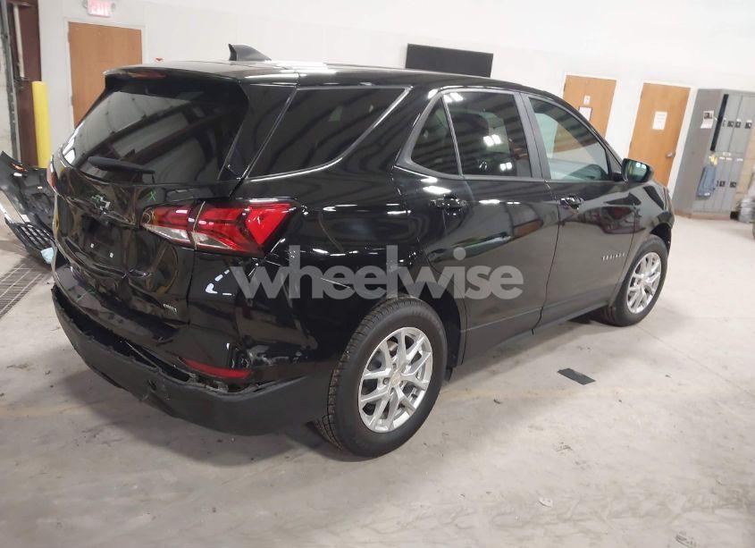 Photo 4 of 2022 Chevrolet Equinox AWD LS (VIN 2GNAXSEV5N6100858)