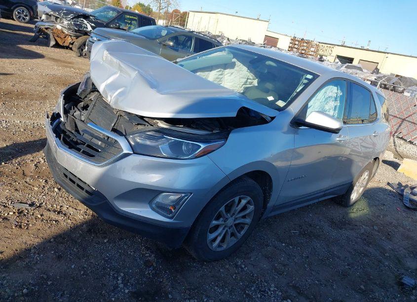 Photo 2 of 2018 Chevrolet Equinox LT (VIN 2GNAXSEV6J6154177)