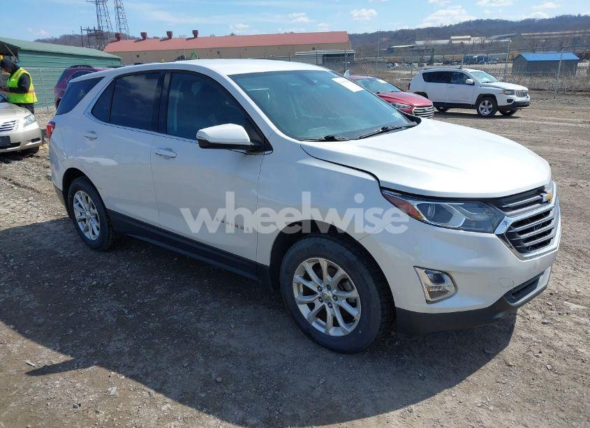 2018 Chevrolet Equinox LT (VIN 2GNAXSEV6J6170993) main photo