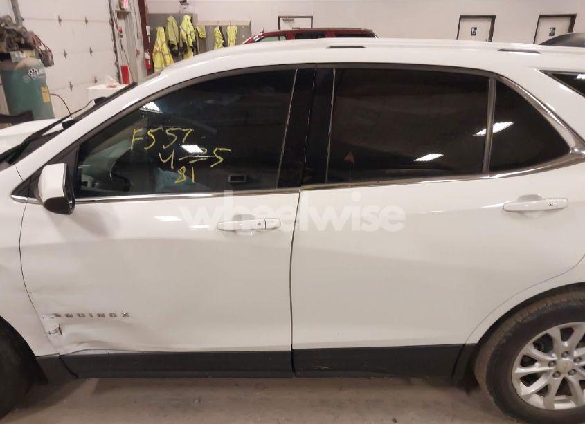 Photo 14 of 2018 Chevrolet Equinox LT (VIN 2GNAXSEV6J6257504)