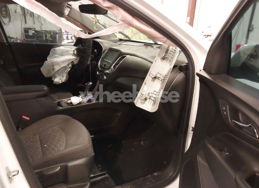 Photo 5 of 2018 Chevrolet Equinox LT (VIN 2GNAXSEV6J6257504)