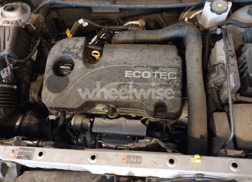 Photo 10 of 2018 Chevrolet Equinox LT (VIN 2GNAXSEV6J6277669)