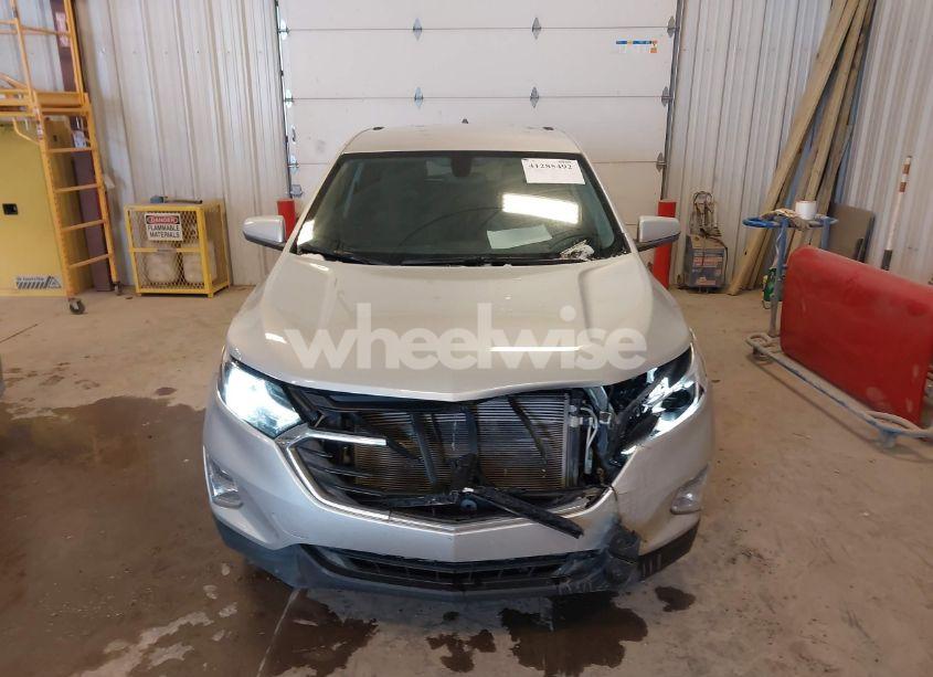 Photo 12 of 2018 Chevrolet Equinox LT (VIN 2GNAXSEV6J6277669)
