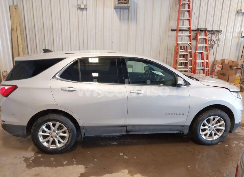 Photo 13 of 2018 Chevrolet Equinox LT (VIN 2GNAXSEV6J6277669)