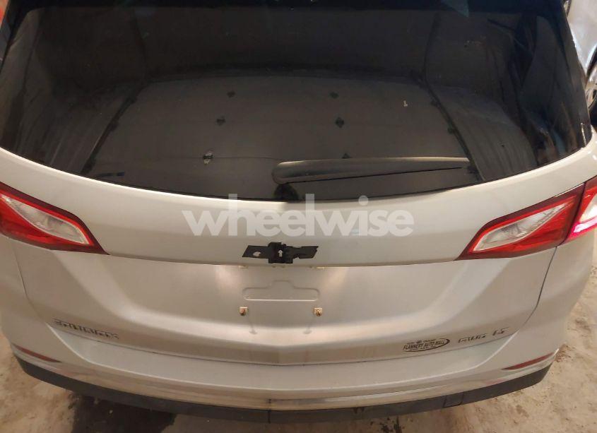 Photo 16 of 2018 Chevrolet Equinox LT (VIN 2GNAXSEV6J6277669)