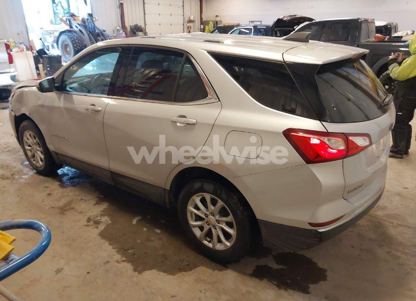 Photo 3 of 2018 Chevrolet Equinox LT (VIN 2GNAXSEV6J6277669)