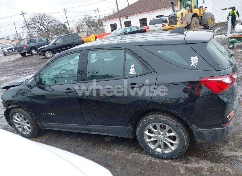 Photo 14 of 2019 Chevrolet Equinox LS (VIN 2GNAXSEV6K6215271)