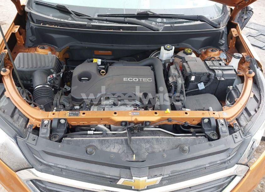 Photo 10 of 2018 Chevrolet Equinox LT (VIN 2GNAXSEV7J6101794)