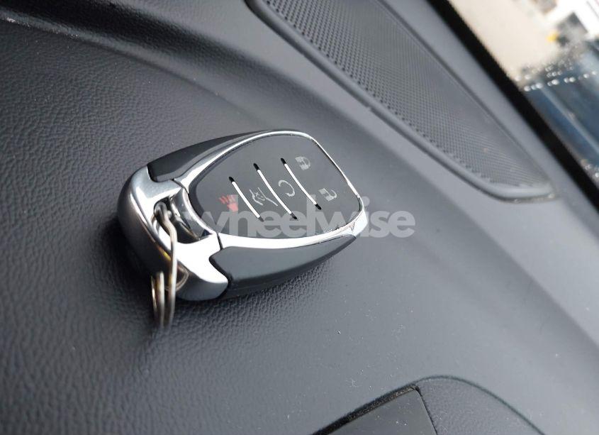 Photo 11 of 2018 Chevrolet Equinox LT (VIN 2GNAXSEV7J6101794)