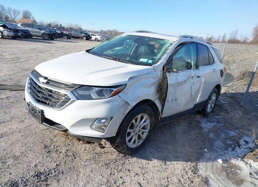 Photo 2 of 2018 Chevrolet Equinox LT (VIN 2GNAXSEV7J6107563)