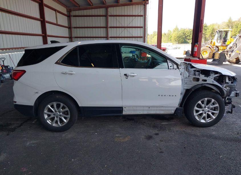 Photo 14 of 2018 Chevrolet Equinox LT (VIN 2GNAXSEV7J6108891)