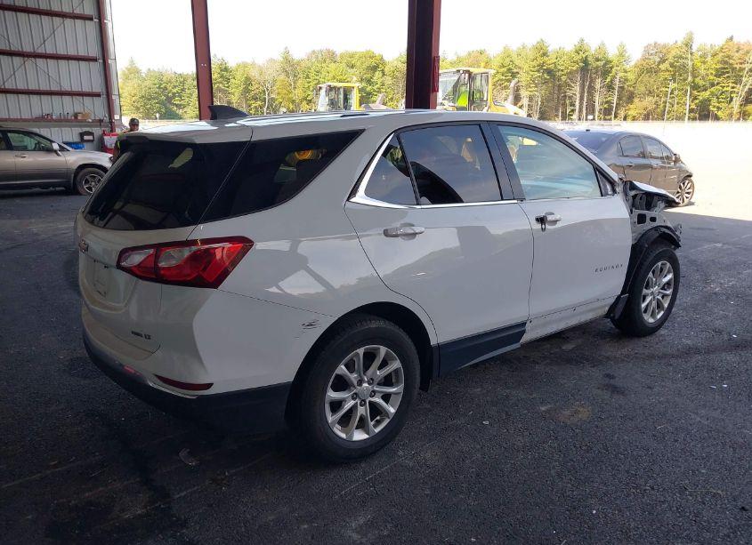 Photo 4 of 2018 Chevrolet Equinox LT (VIN 2GNAXSEV7J6108891)