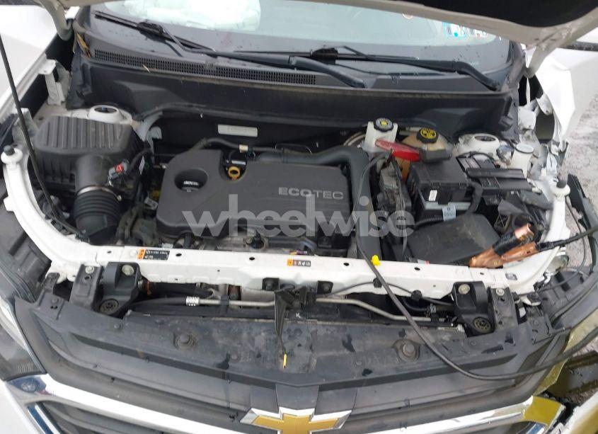 Photo 10 of 2018 Chevrolet Equinox LT (VIN 2GNAXSEV7J6159467)