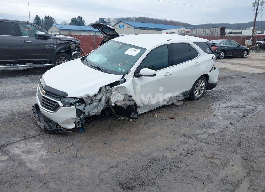 Photo 2 of 2018 Chevrolet Equinox LT (VIN 2GNAXSEV7J6159467)