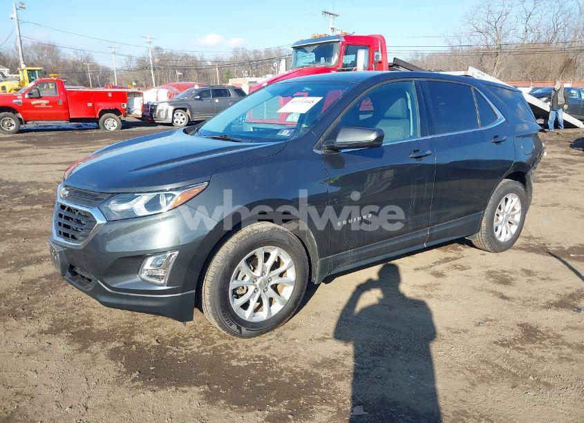 Photo 2 of 2018 Chevrolet Equinox LT (VIN 2GNAXSEV7J6178214)