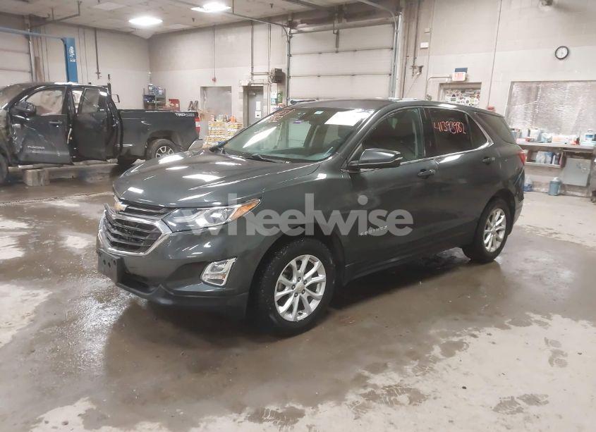Photo 2 of 2018 Chevrolet Equinox LT (VIN 2GNAXSEV7J6201796)