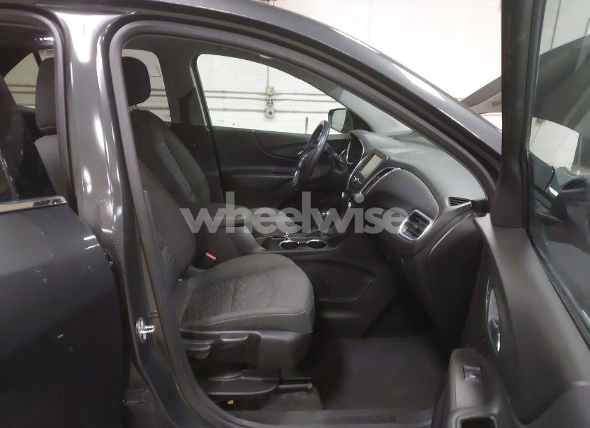 Photo 5 of 2018 Chevrolet Equinox LT (VIN 2GNAXSEV7J6201796)
