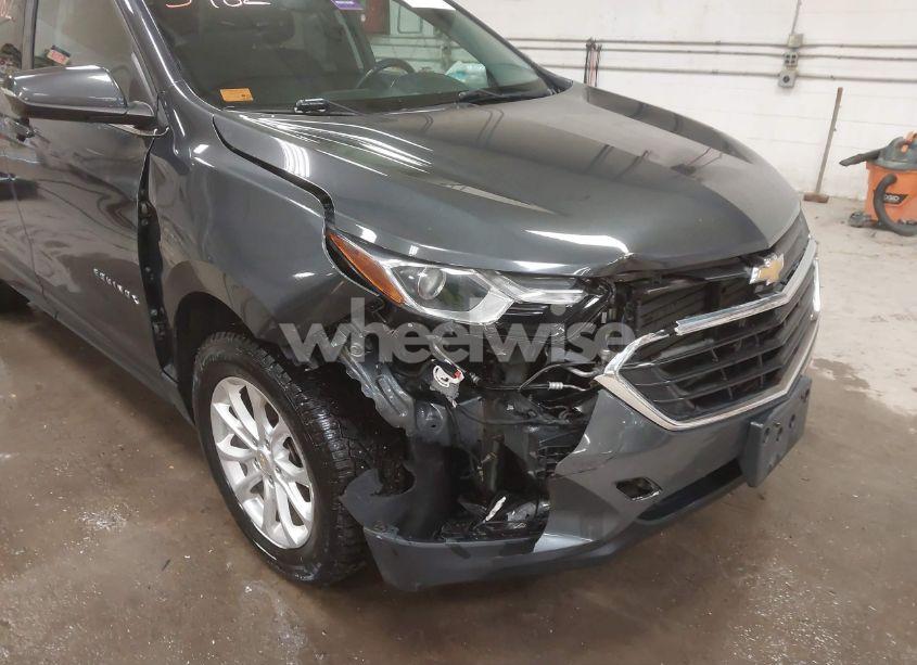 Photo 6 of 2018 Chevrolet Equinox LT (VIN 2GNAXSEV7J6201796)