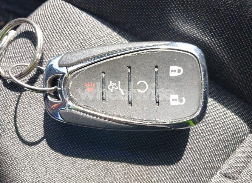 Photo 11 of 2018 Chevrolet Equinox LT (VIN 2GNAXSEV7J6215472)