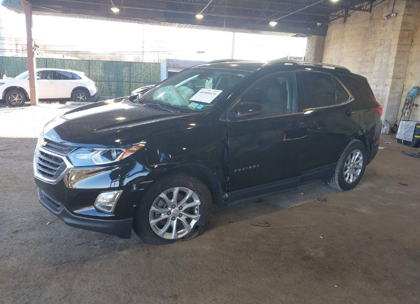 Photo 2 of 2018 Chevrolet Equinox LT (VIN 2GNAXSEV7J6230487)