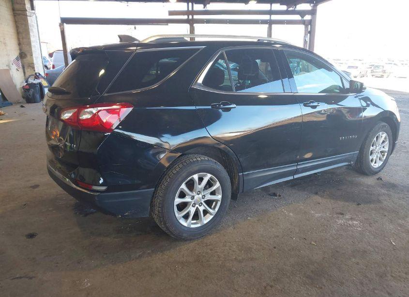 Photo 4 of 2018 Chevrolet Equinox LT (VIN 2GNAXSEV7J6230487)