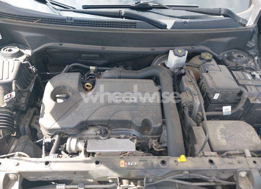 Photo 10 of 2018 Chevrolet Equinox LT (VIN 2GNAXSEV7J6242493)