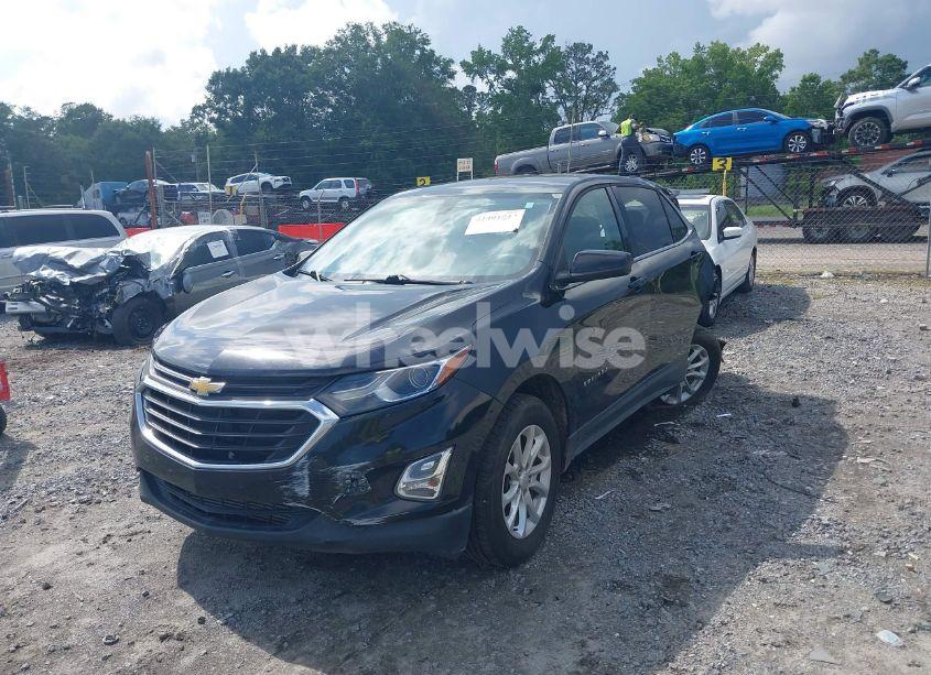 Photo 2 of 2018 Chevrolet Equinox LT (VIN 2GNAXSEV7J6242493)