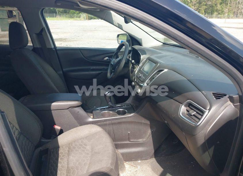 Photo 5 of 2018 Chevrolet Equinox LT (VIN 2GNAXSEV7J6242493)