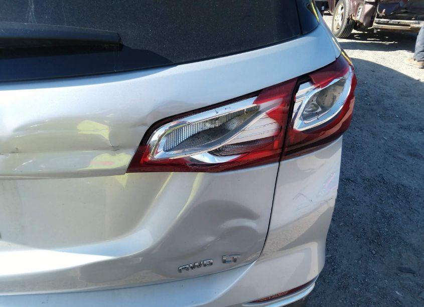 Photo 18 of 2018 Chevrolet Equinox LT (VIN 2GNAXSEV7J6245586)