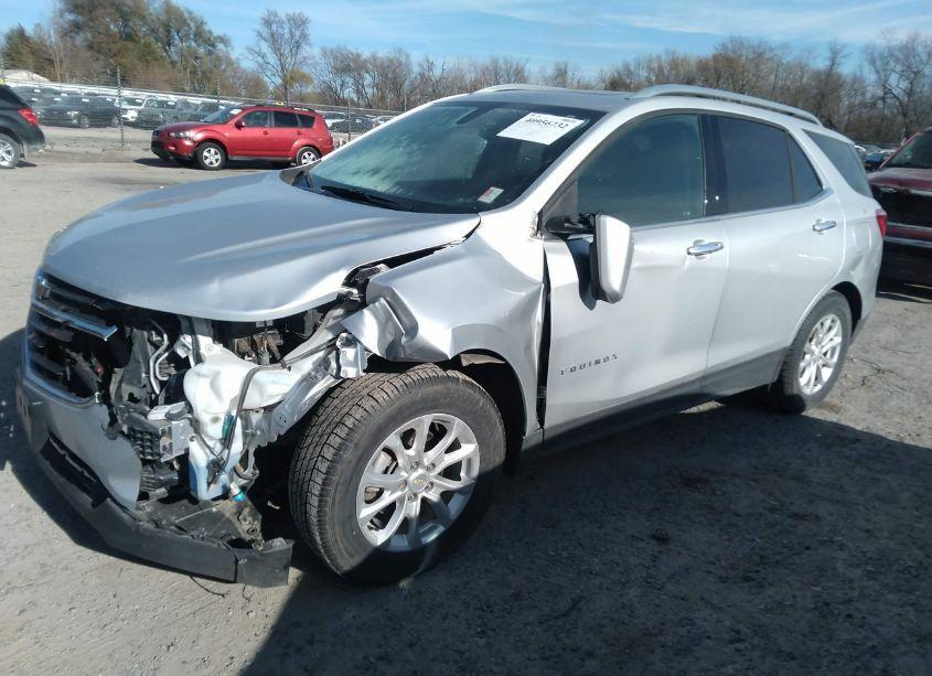 Photo 2 of 2018 Chevrolet Equinox LT (VIN 2GNAXSEV7J6245586)