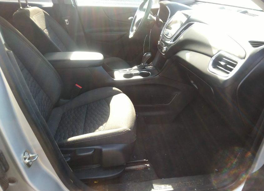 Photo 5 of 2018 Chevrolet Equinox LT (VIN 2GNAXSEV7J6245586)