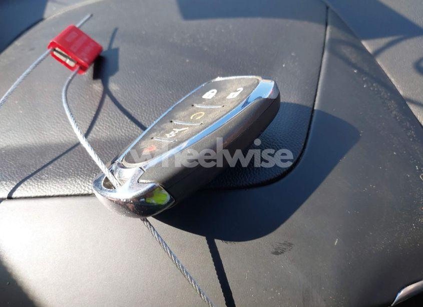 Photo 11 of 2018 Chevrolet Equinox LT (VIN 2GNAXSEV7J6259780)