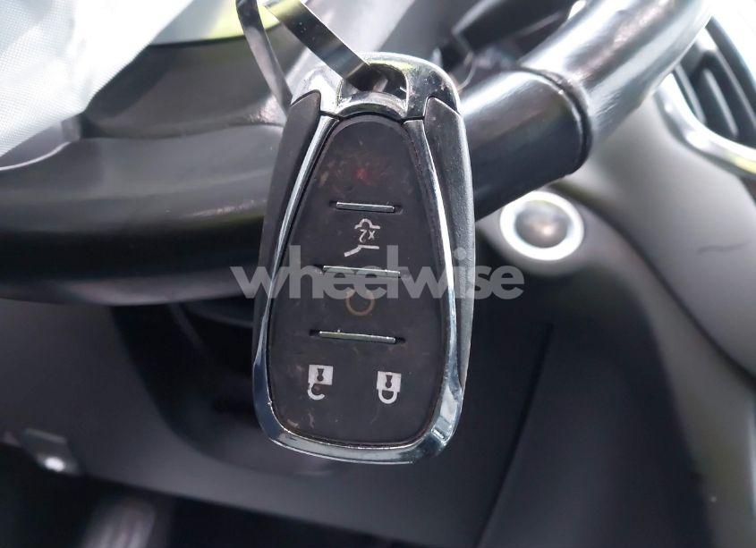 Photo 11 of 2018 Chevrolet Equinox LT (VIN 2GNAXSEV7J6277258)