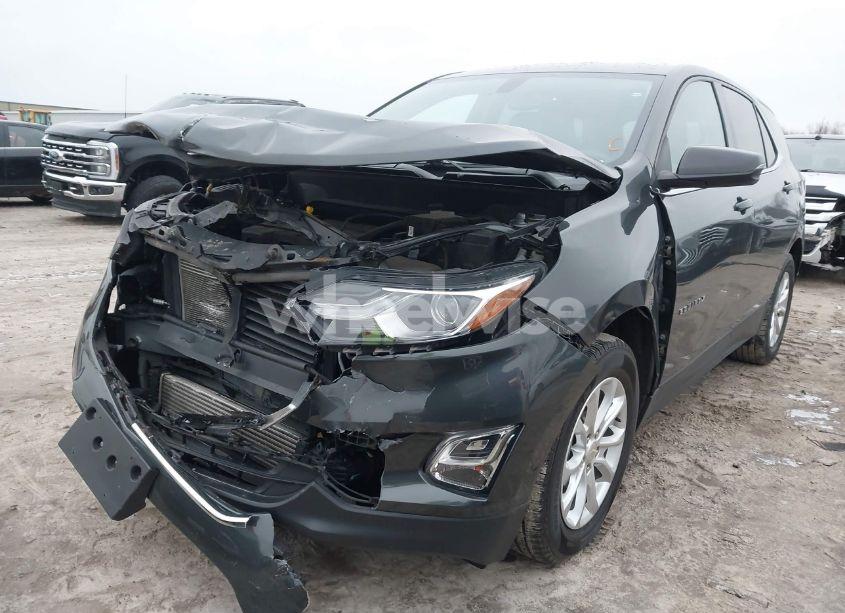 Photo 2 of 2018 Chevrolet Equinox LT (VIN 2GNAXSEV7J6277258)
