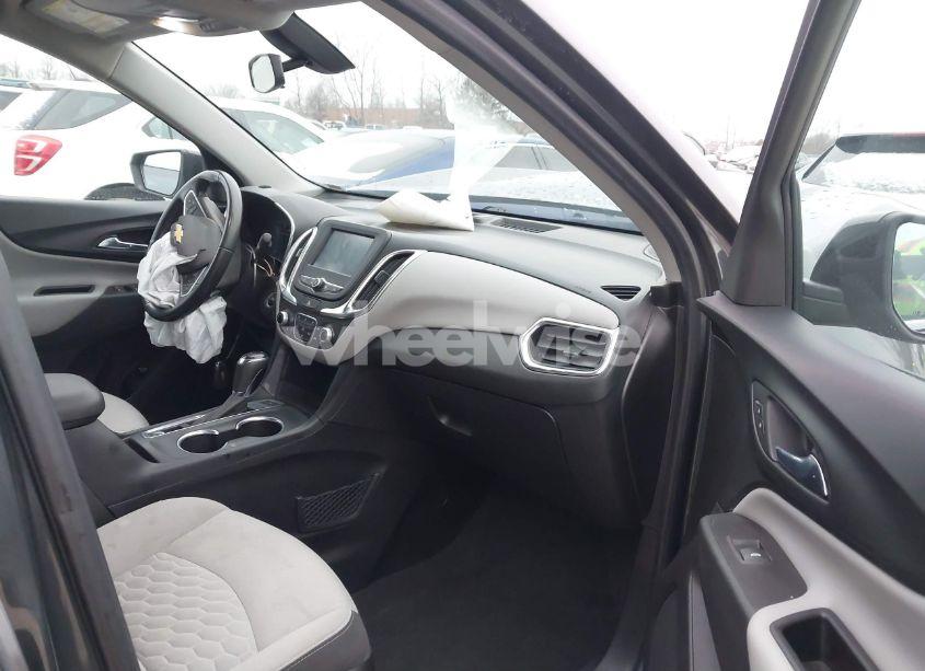 Photo 5 of 2018 Chevrolet Equinox LT (VIN 2GNAXSEV7J6277258)