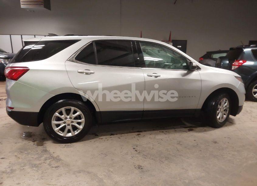 Photo 12 of 2018 Chevrolet Equinox LT (VIN 2GNAXSEV7J6332677)