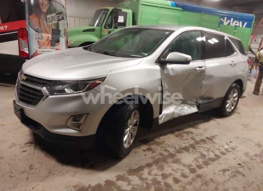 Photo 2 of 2018 Chevrolet Equinox LT (VIN 2GNAXSEV7J6332677)