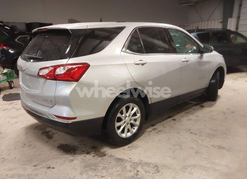 Photo 4 of 2018 Chevrolet Equinox LT (VIN 2GNAXSEV7J6332677)