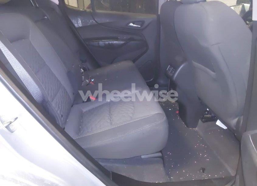 Photo 8 of 2018 Chevrolet Equinox LT (VIN 2GNAXSEV7J6332677)