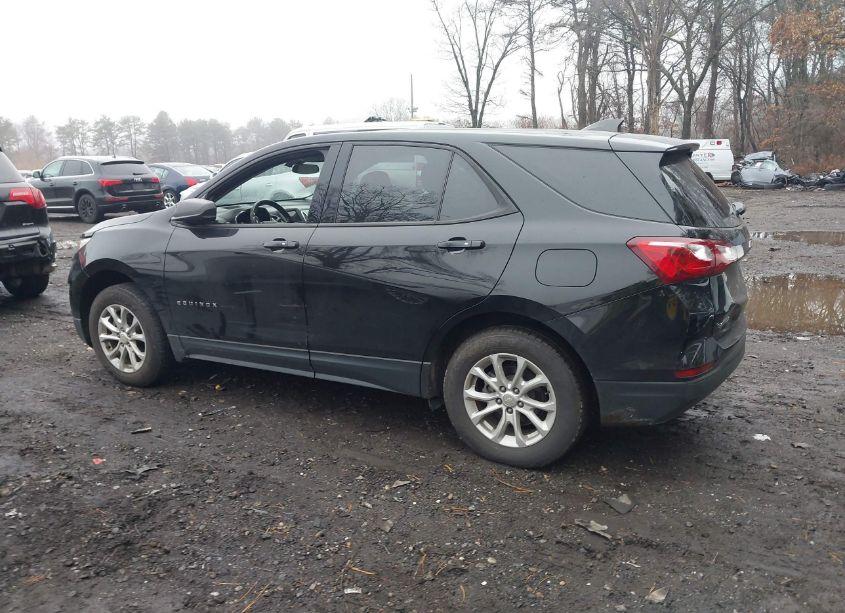 Photo 3 of 2019 Chevrolet Equinox LS (VIN 2GNAXSEV7K6251387)