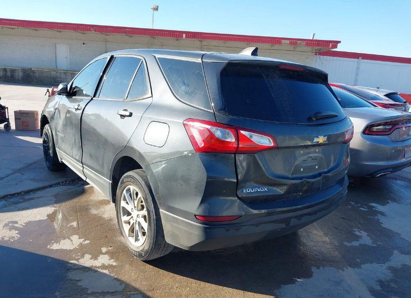 Photo 3 of 2019 Chevrolet Equinox LS (VIN 2GNAXSEV7K6268786)
