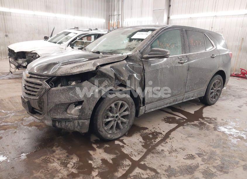 Photo 2 of 2018 Chevrolet Equinox LT (VIN 2GNAXSEV8J6136585)