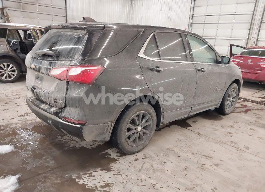 Photo 4 of 2018 Chevrolet Equinox LT (VIN 2GNAXSEV8J6136585)